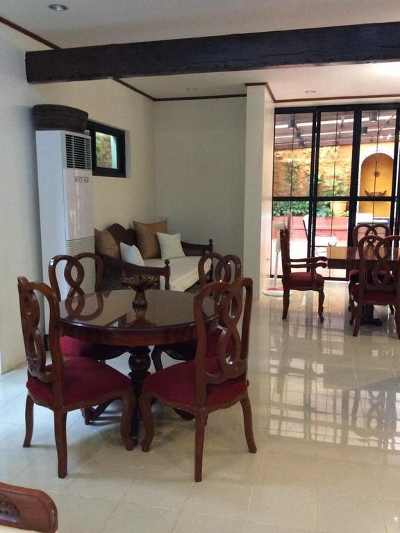 レガスピ Casa Roces Bed & Breakfast エクステリア 写真