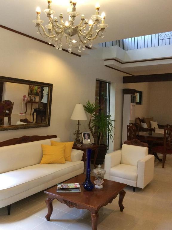 レガスピ Casa Roces Bed & Breakfast エクステリア 写真