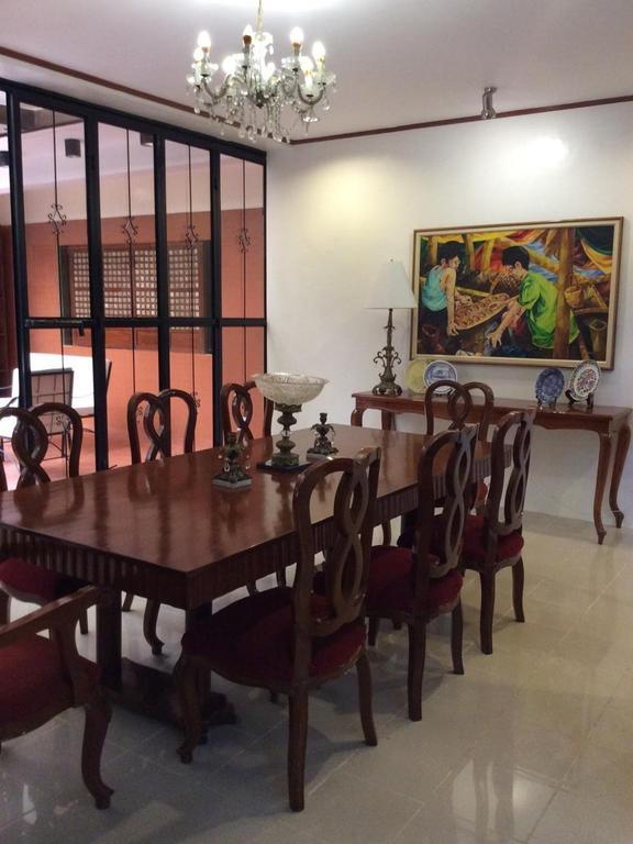 レガスピ Casa Roces Bed & Breakfast エクステリア 写真